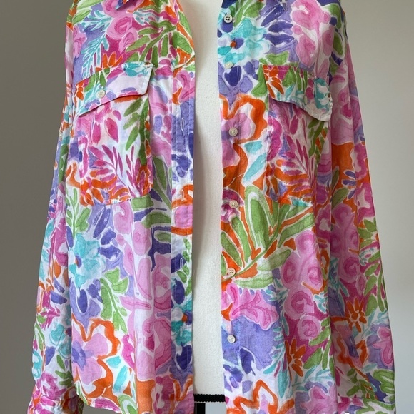 Lauren Ralph Lauren size large buttonup top floral design rolled tabbed sleeves - Picture 10 of 13